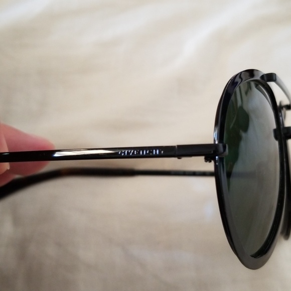 Givenchy sunglasses - Picture 3 of 8